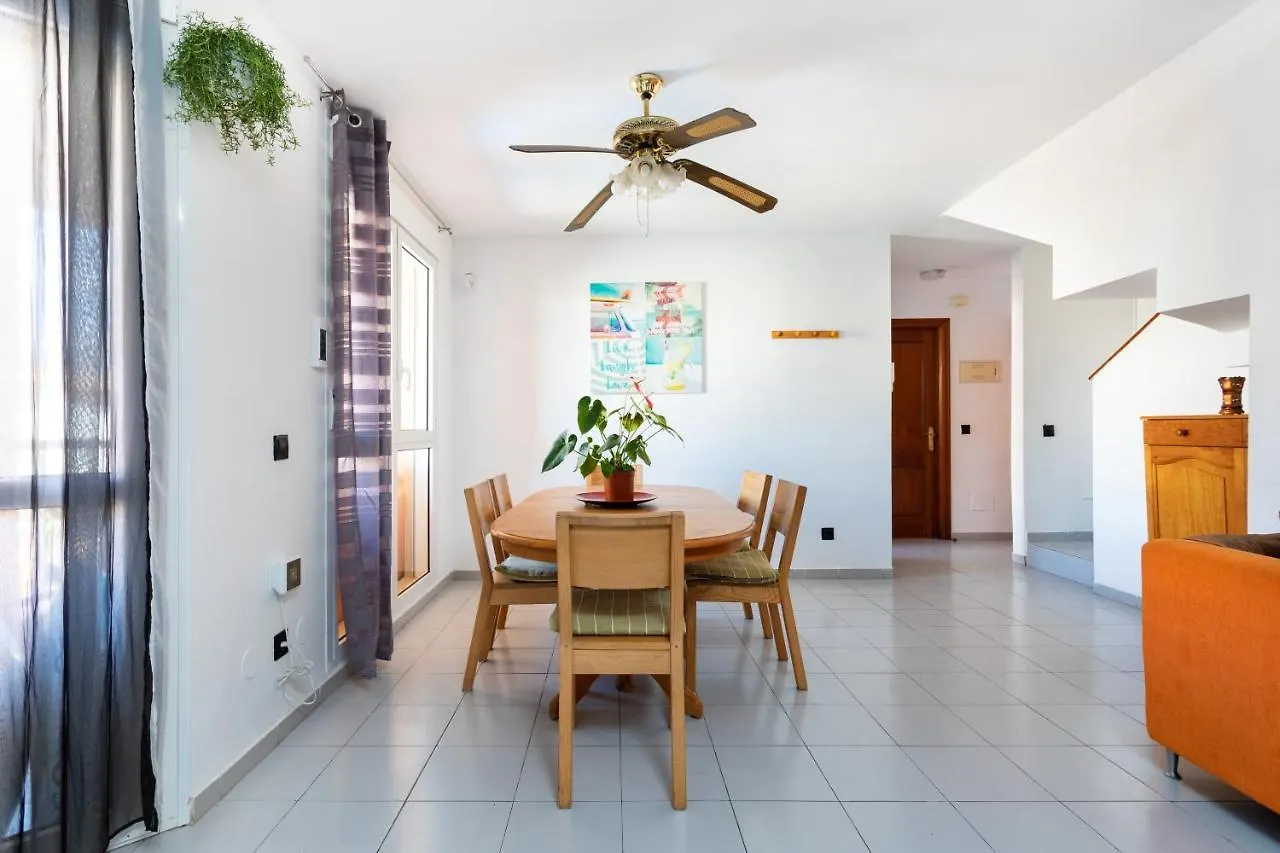 Family Apartment -3 Bedrooms And Rooftop El Medano  0*, El Medano (Tenerife) Spain