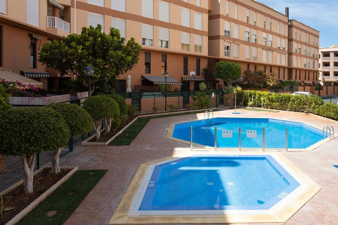 Family Apartment -3 Bedrooms And Rooftop El Medano  0*, El Medano (Tenerife)